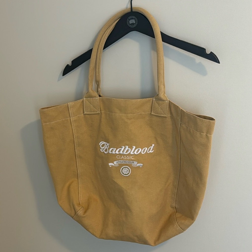 Bad blood from Seoul tote bag